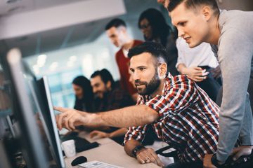 10 Key Factors to Consider When Hiring a Development Team